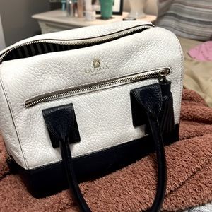It’s a Kate Spade I only used it once it’s a good condition